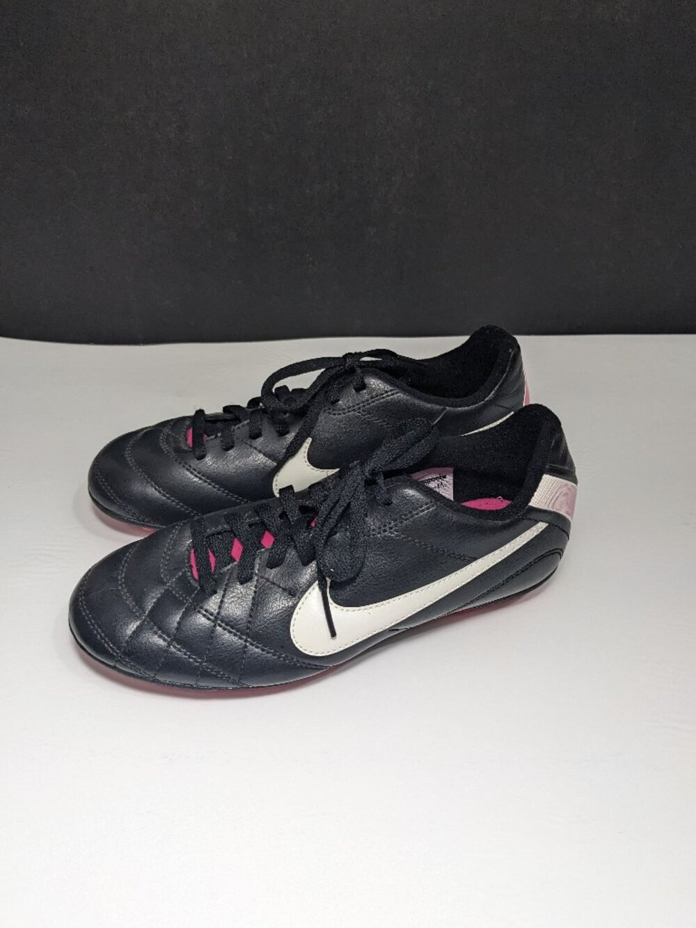 Nike Tiempo Rio FG-R Youth Soccer Cleats Black Pink 509035-016 size 3